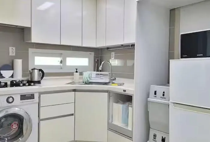 50 Off, Air Conditioner, 6 Minutes From Hongik Uni Sta, Airport Bus, Cleaning Fee 0, Elv, Parking, Blackout Curtains, Washing Machine, Dryer