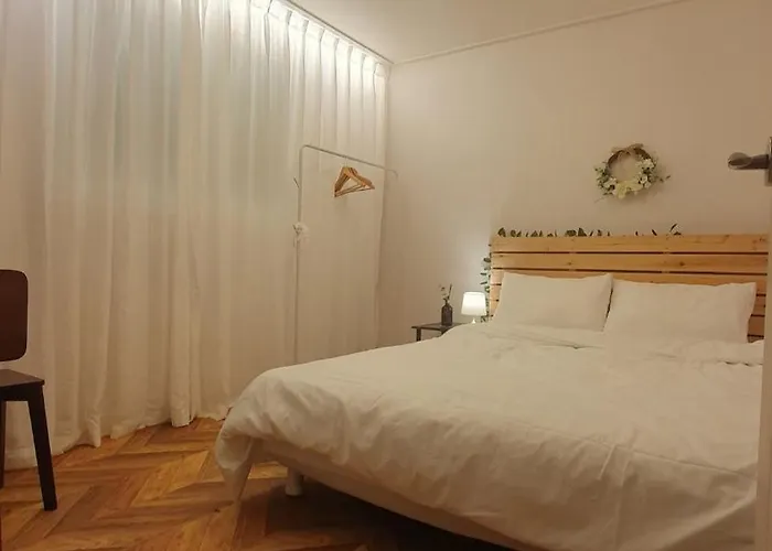 50 Off, Air Conditioner, 6 Minutes From Hongik Uni Sta, Airport Bus, Cleaning Fee 0, Elv, Parking, Blackout Curtains, Washing Machine, Dryer Apartamento *