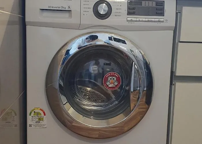 Apartamento 50 Off, Air Conditioner, 6 Minutes From Hongik Uni Sta, Airport Bus, Cleaning Fee 0, Elv, Parking, Blackout Curtains, Washing Machine, Dryer Seúl